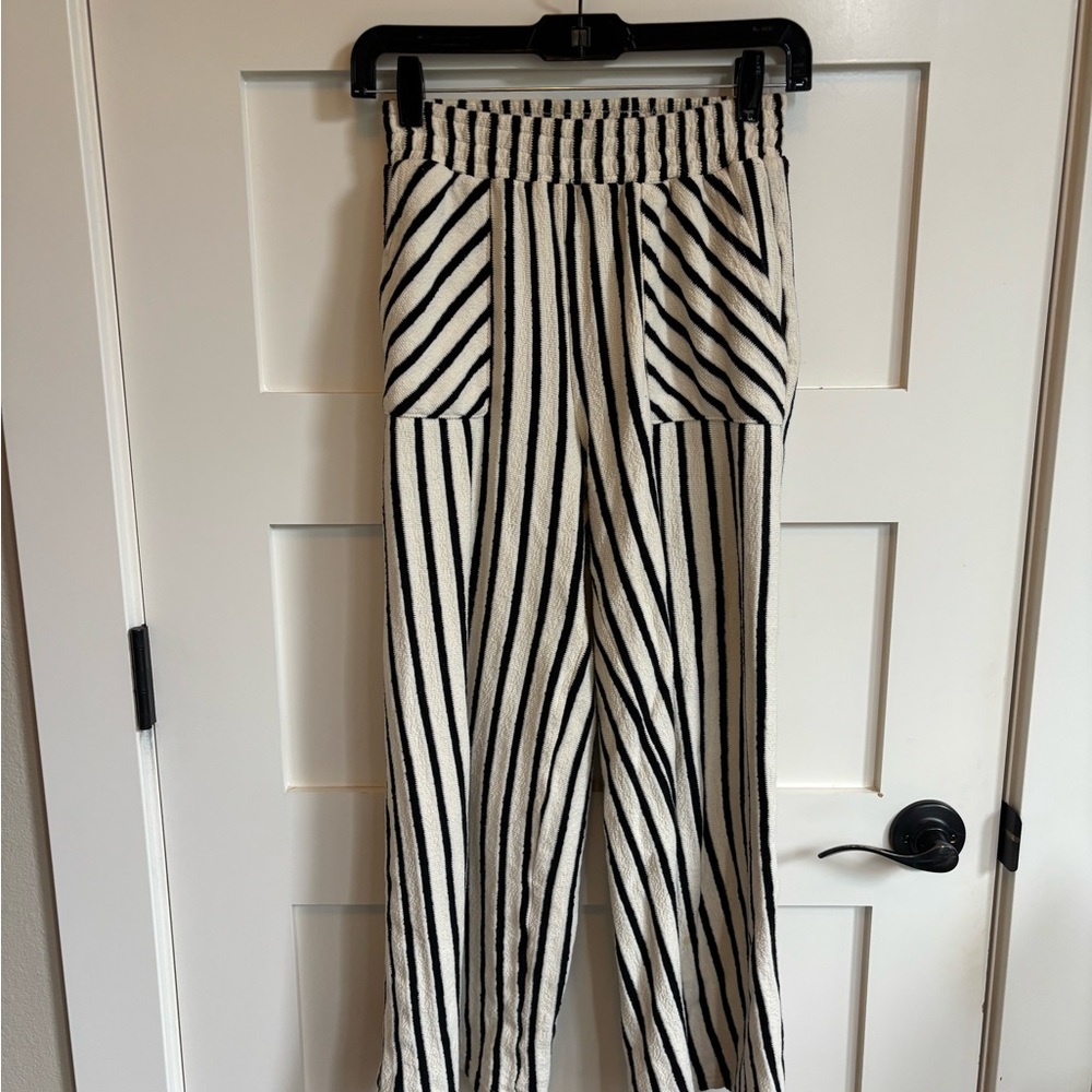 High-Waist Black & White Striped Wide-Leg Pants